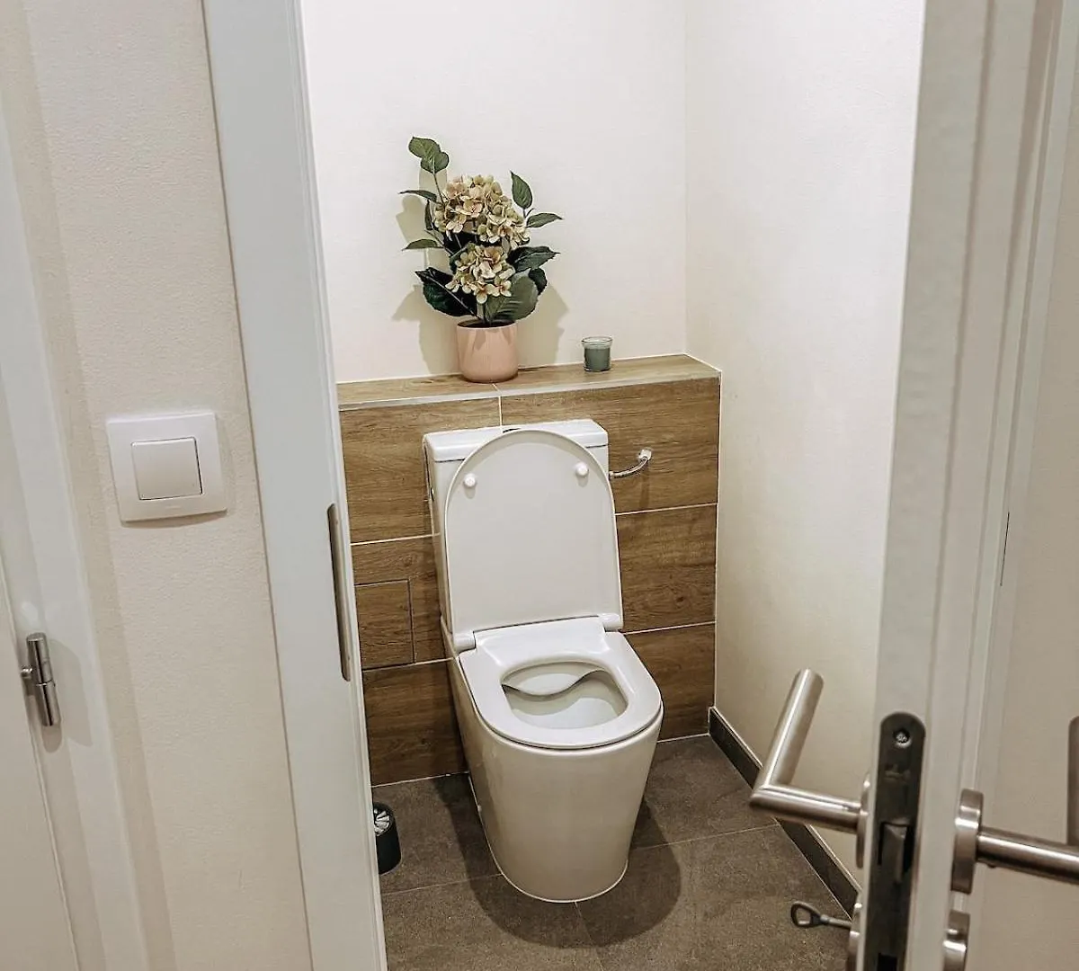 Stylish 1 Bedroom Plus Office At Amazing Location Prague 0*,  Czech Republic