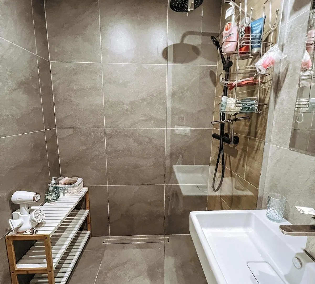 פראג Stylish 1 Bedroom Plus Office At Amazing Location צ'כיה
